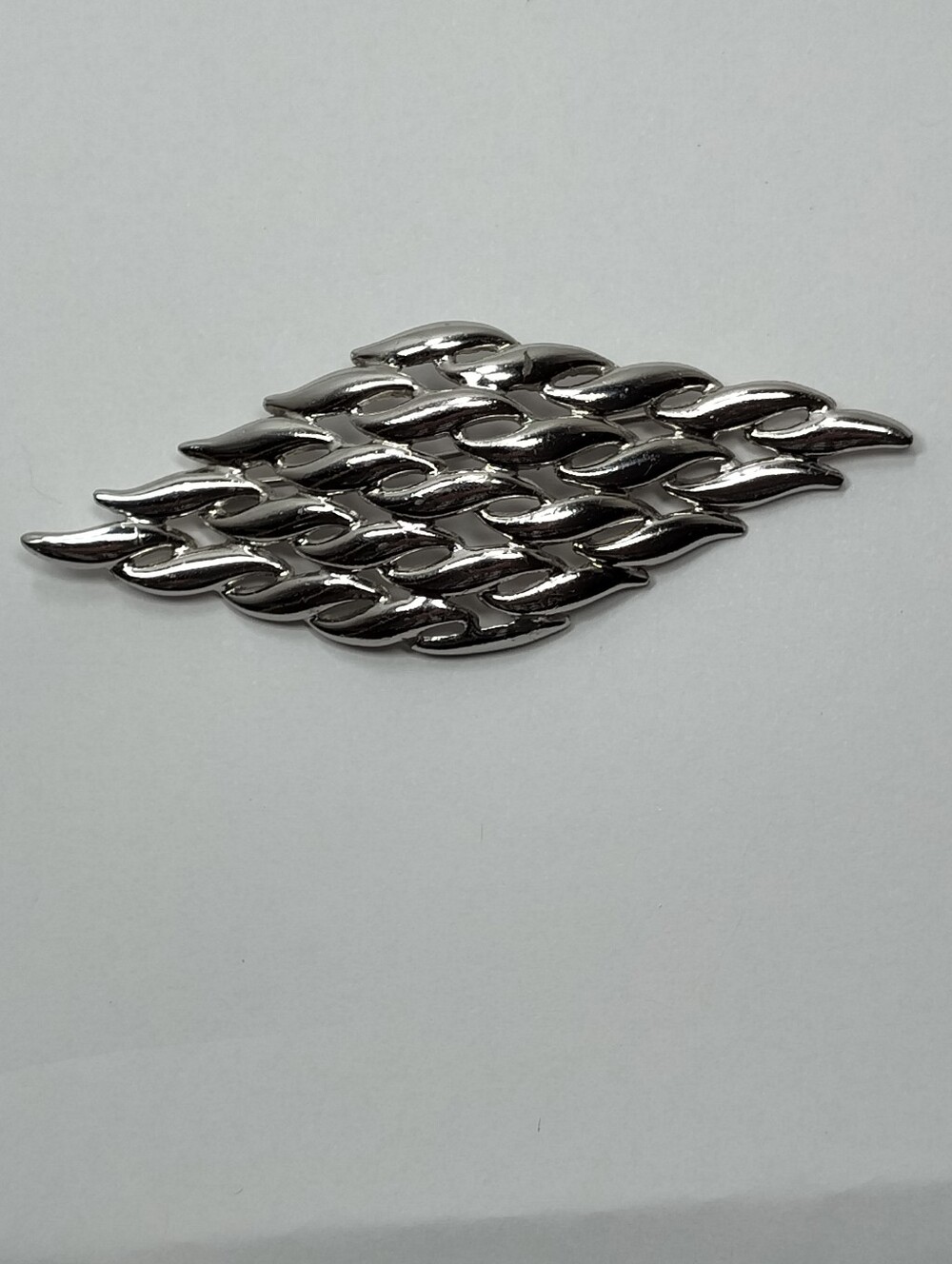 Vintage 1970's Napier Silver Tone Metal Accent Pin - Sleek Chain-Link Design